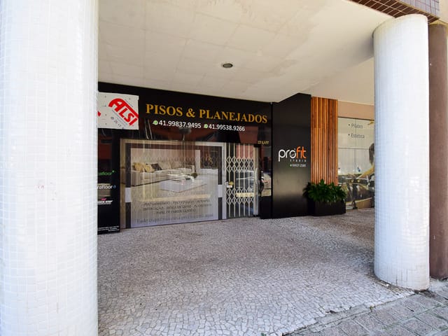 Loja à venda, no bairro Cristo Rei em Curitiba