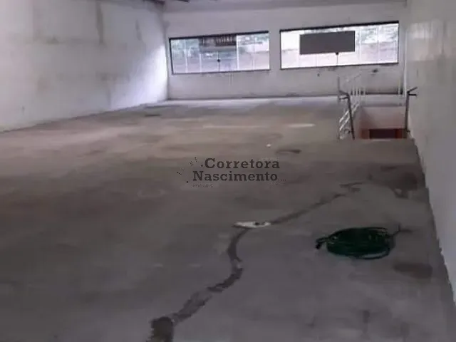 Loja com 200m², para alugar, no bairro Parque dos Príncipes em Jacareí