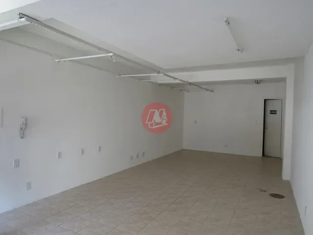 Loja com 43m², à venda ou para alugar, no bairro Moinhos de Vento em Porto Alegre