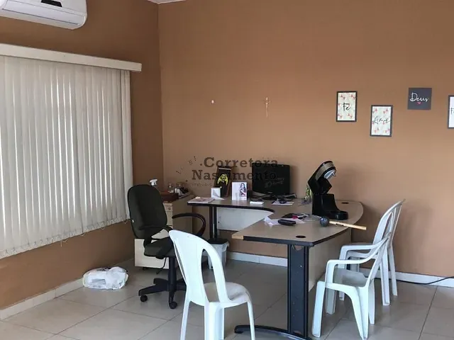 Loja com 376m², para alugar, no bairro Centro em Jacareí