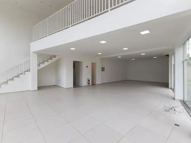 Loja para alugar, no bairro Portão em Curitiba