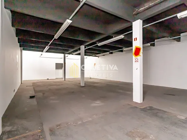 Loja com 550m², à venda, no bairro Floresta em Porto Alegre