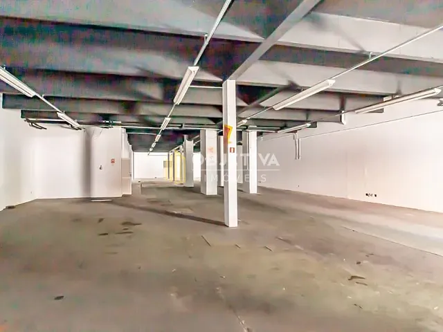 Loja com 550m², à venda, no bairro Floresta em Porto Alegre