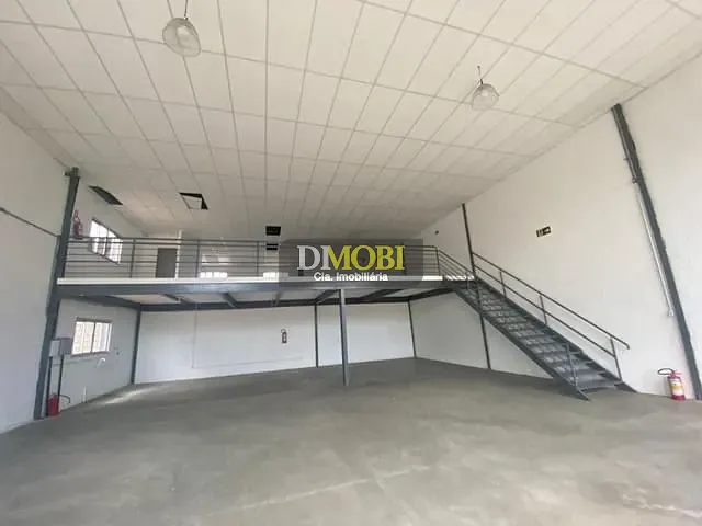 Loja com 307m², para alugar, no bairro Distrito Industrial em Cachoeirinha