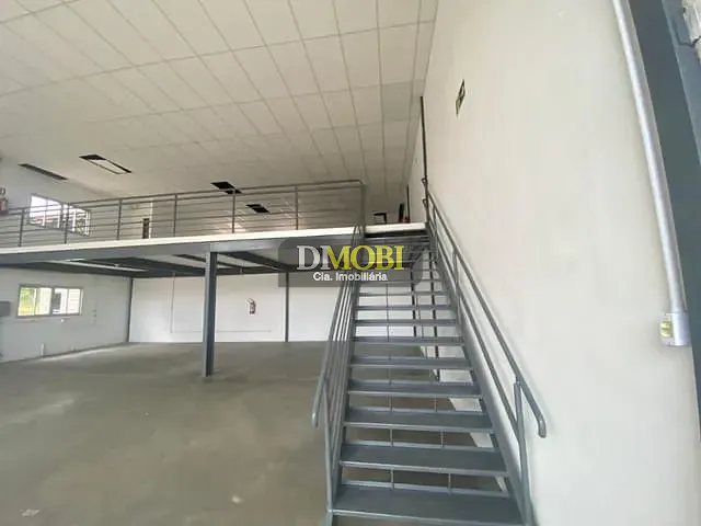Loja com 307m², para alugar, no bairro Distrito Industrial em Cachoeirinha