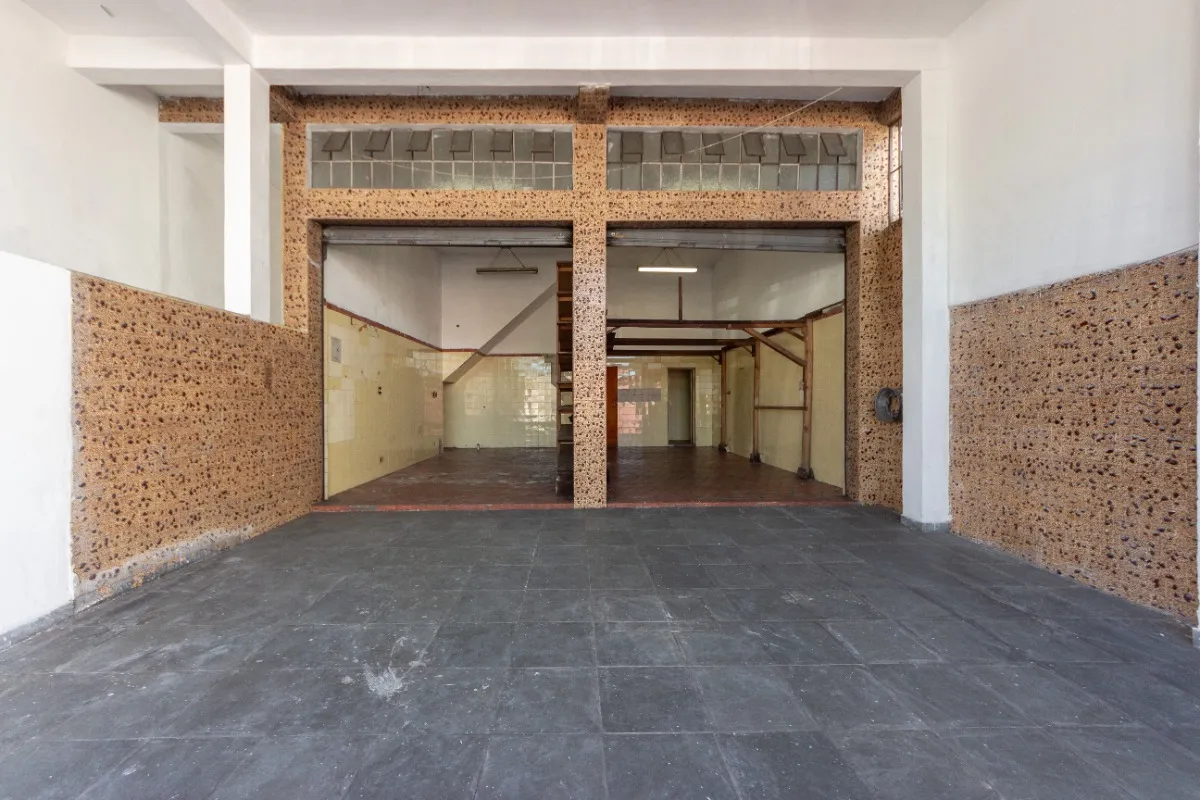 Casa para venda em Parque Santo Antônio com 5 quartos, 210m²