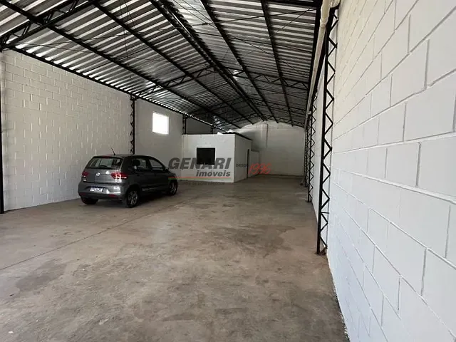 Loja com 200m², para alugar, no bairro Distrito Industrial João Narezzi em Indaiatuba