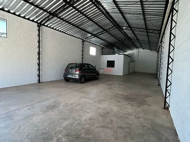 Loja com 200m², para alugar, no bairro Distrito Industrial João Narezzi em Indaiatuba