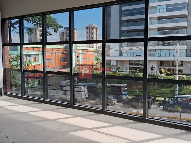 Loja com 330m², para alugar, no bairro santo amaro em São Paulo
