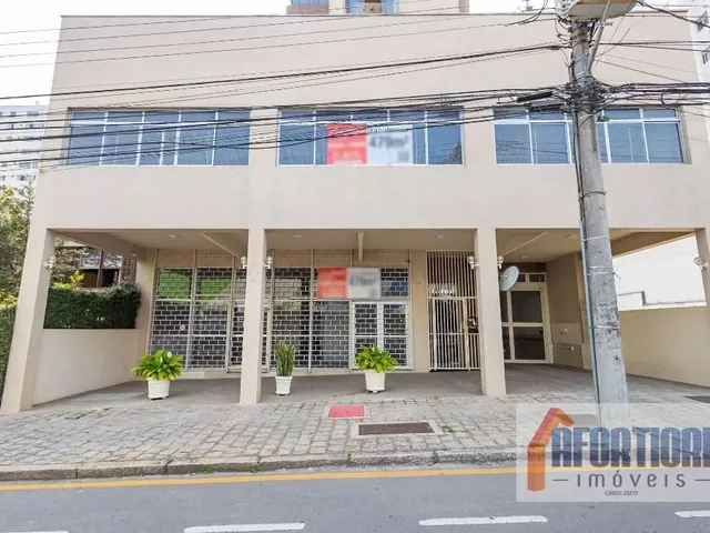 Loja à venda ou para alugar, no bairro Cabral em Curitiba