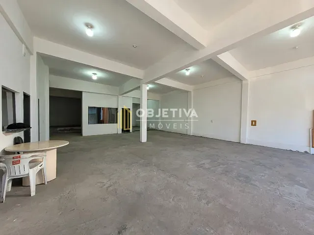 Loja com 242m², para alugar, no bairro São Geraldo em Porto Alegre