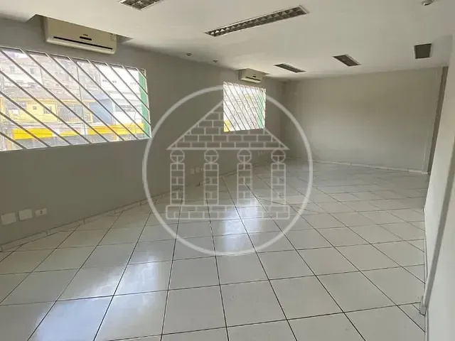 Loja com 250m², para alugar, no bairro Jardim Angela em São Paulo