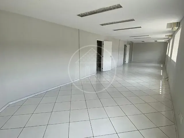 Loja com 250m², para alugar, no bairro Jardim Angela em São Paulo