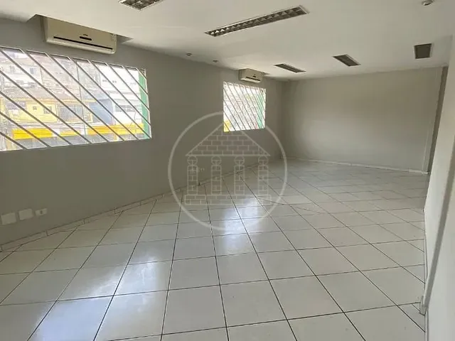 Loja com 250m², para alugar, no bairro Jardim Angela em São Paulo