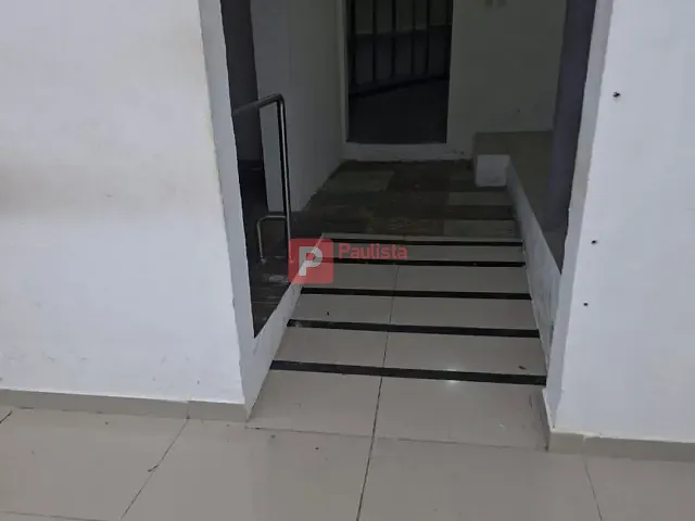 Loja com 180m², para alugar, no bairro Santo Amaro em São Paulo