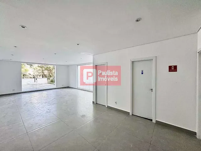 Loja para alugar, no bairro Vila Andrade em São Paulo