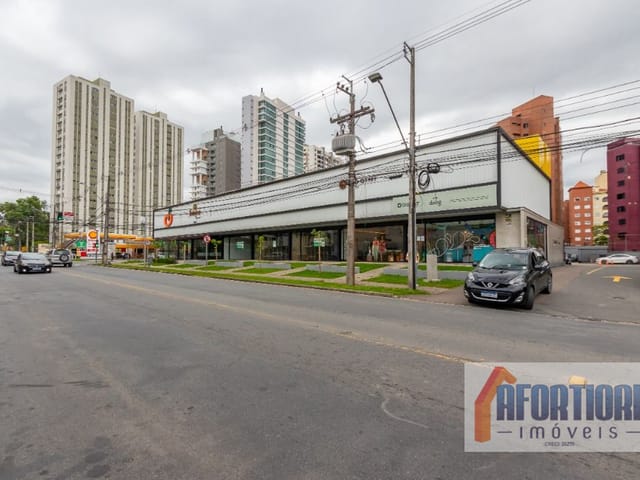 Loja para alugar, no bairro Cabral em Curitiba