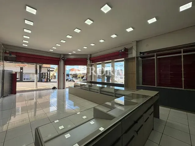 Loja com 100m², para alugar, no bairro Centro em Londrina