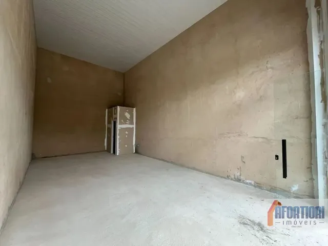 Loja para alugar, no bairro Xaxim em Curitiba