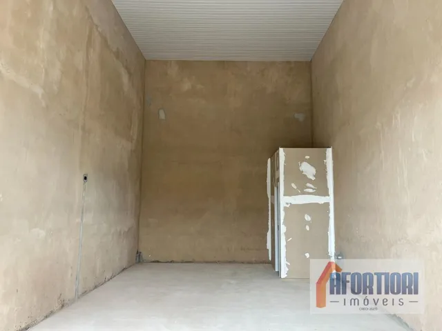 Loja para alugar, no bairro Xaxim em Curitiba