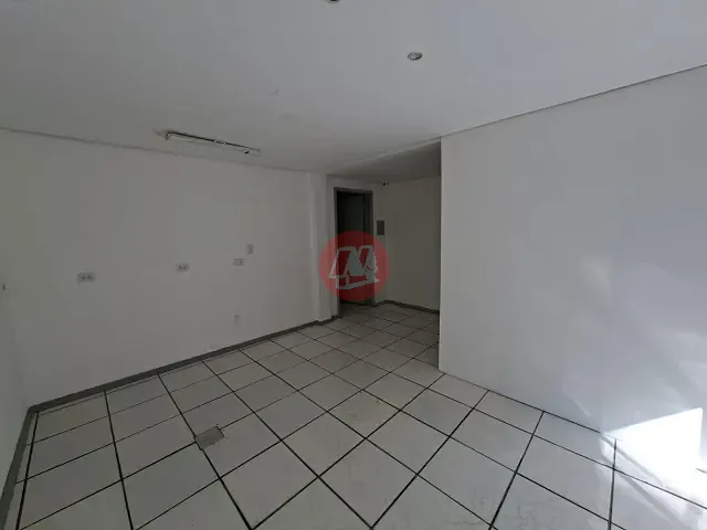 Loja para alugar, no bairro Petrópolis em Porto Alegre