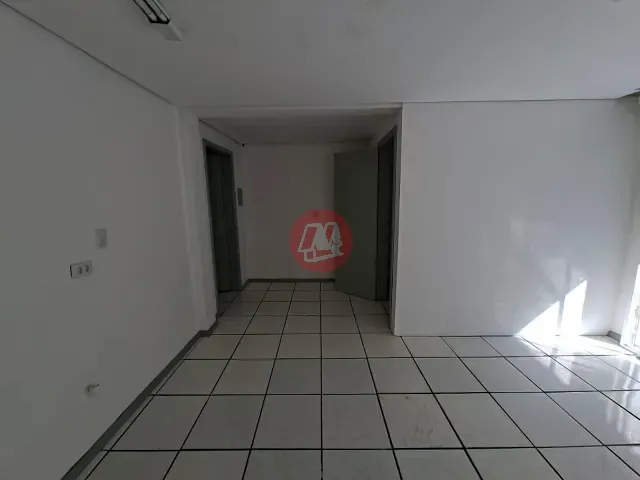 Loja para alugar, no bairro Petrópolis em Porto Alegre