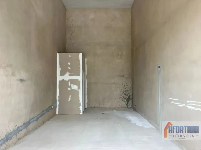 Loja para alugar, no bairro Xaxim em Curitiba
