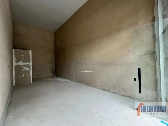 Loja para alugar, no bairro Xaxim em Curitiba