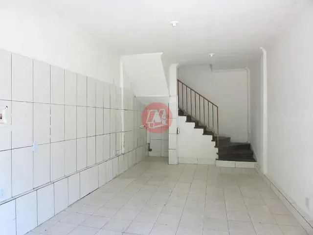 Loja com 60m², à venda ou para alugar, no bairro Floresta em Porto Alegre