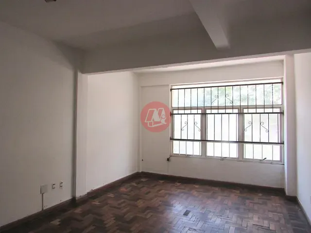 Loja com 60m², à venda ou para alugar, no bairro Floresta em Porto Alegre