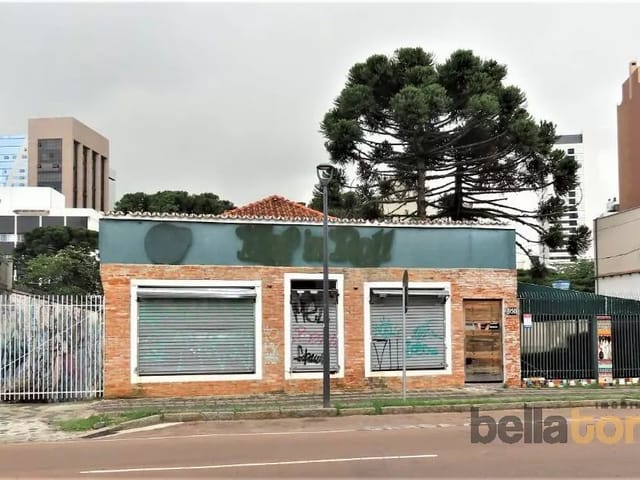 Loja para alugar, no bairro Centro Cívico em Curitiba