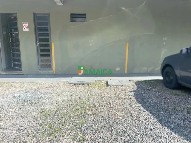 Loja com 38m², para alugar, no bairro Uberaba em Curitiba
