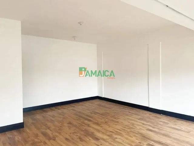 Loja para alugar, no bairro Uberaba em Curitiba