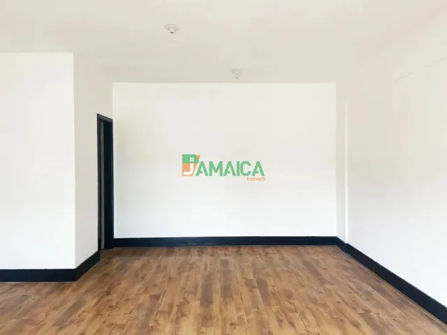 Loja para alugar, no bairro Uberaba em Curitiba