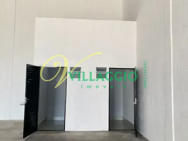 Loja com 250m², para alugar, no bairro Menezes 3 em Bady Bassitt