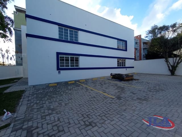 Loja para alugar, no bairro Cabral em Curitiba