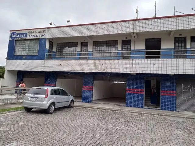 Loja para alugar, no bairro Santa Cândida em Curitiba