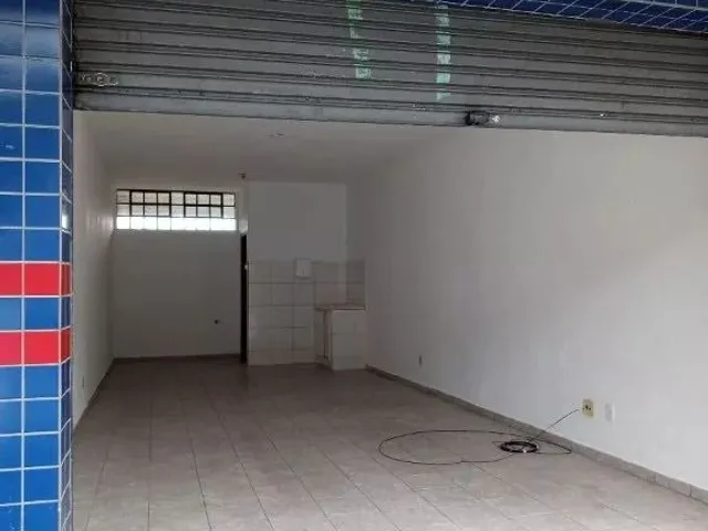 Loja para alugar, no bairro Santa Cândida em Curitiba