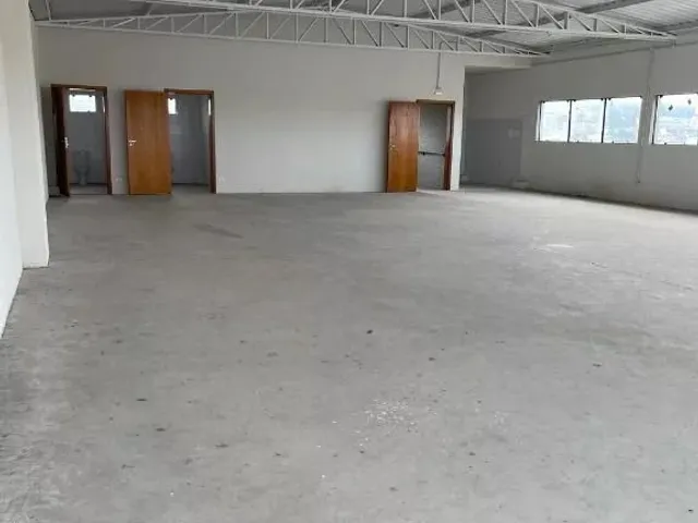 Loja para alugar, no bairro Vila Maria Antonieta em Pinhais