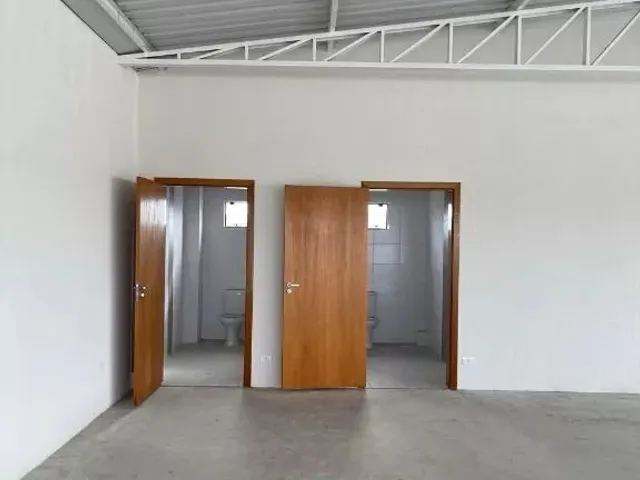 Loja para alugar, no bairro Vila Maria Antonieta em Pinhais