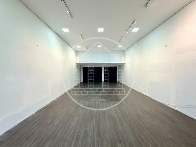 Loja com 140m², à venda ou para alugar, no bairro Jardim Angela em São Paulo