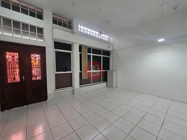 Loja com 100m², para alugar, no bairro Santana em Porto Alegre