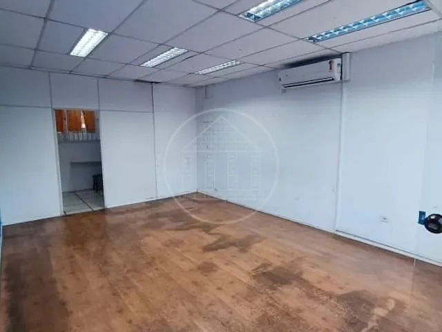 Loja com 80m², para alugar, no bairro Jardim Angela em São Paulo