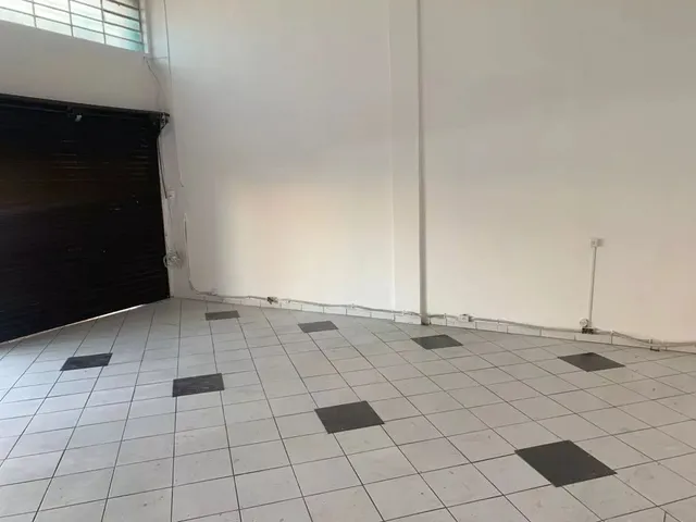 Loja para alugar, no bairro Hauer em Curitiba