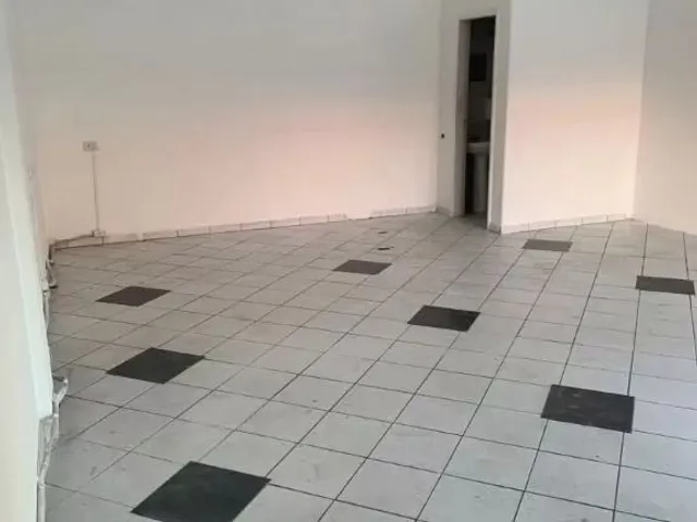 Loja para alugar, no bairro Hauer em Curitiba