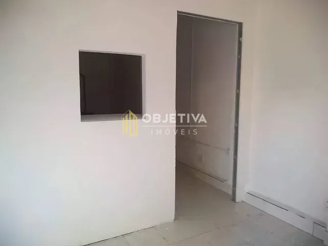 Loja com 60m², para alugar, no bairro Floresta em Porto Alegre