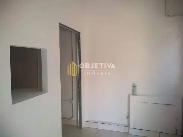 Loja com 60m², para alugar, no bairro Floresta em Porto Alegre