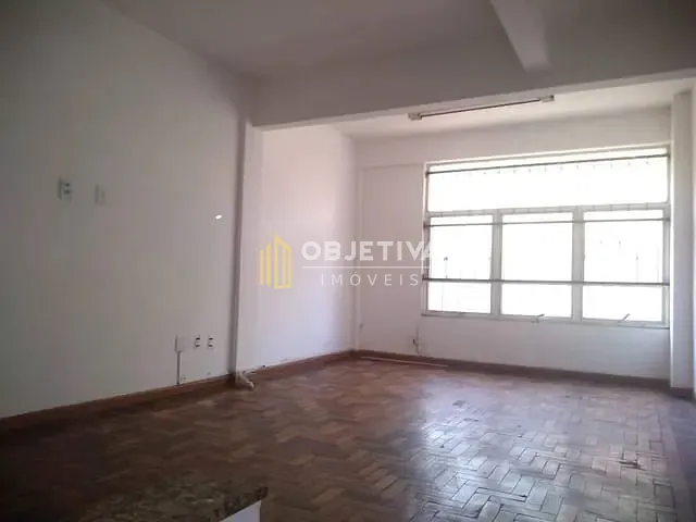Loja com 60m², para alugar, no bairro Floresta em Porto Alegre
