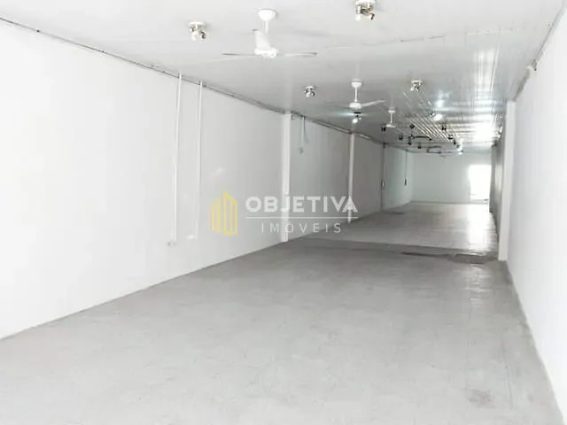 Loja com 250m², para alugar, no bairro Azenha em Porto Alegre