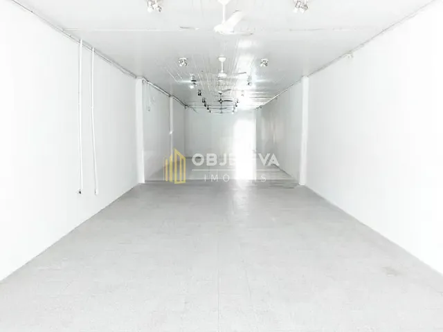 Loja com 250m², para alugar, no bairro Azenha em Porto Alegre